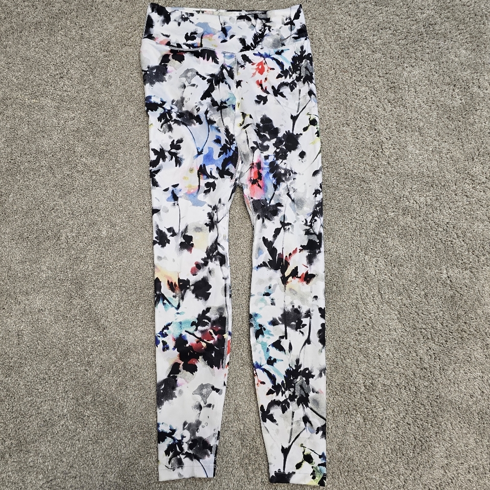 Nike Womens leggings size Medium nwt